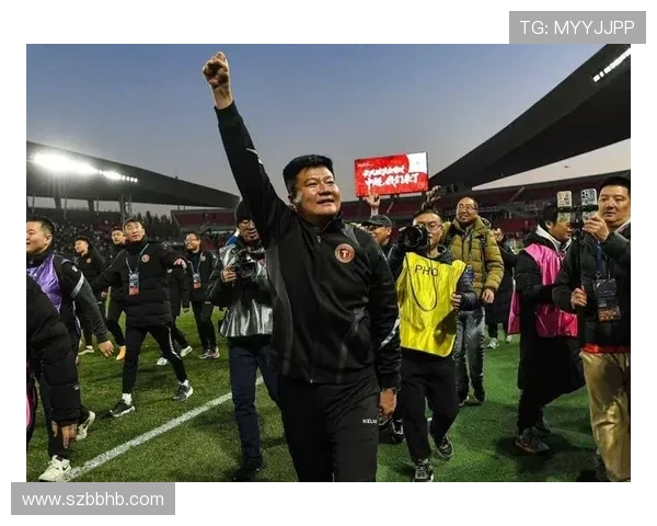 中甲第26轮前瞻辽宁铁人主帅李金羽携球员许东出席新闻发布会分享备战心得